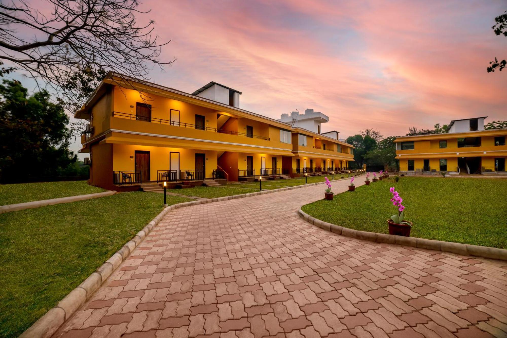 Hotel Sterling Karwar Extérieur photo